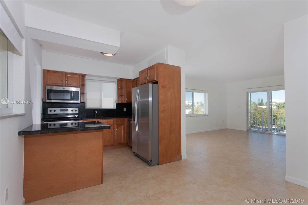 1420 Pennsylvania Ave - Photo 1