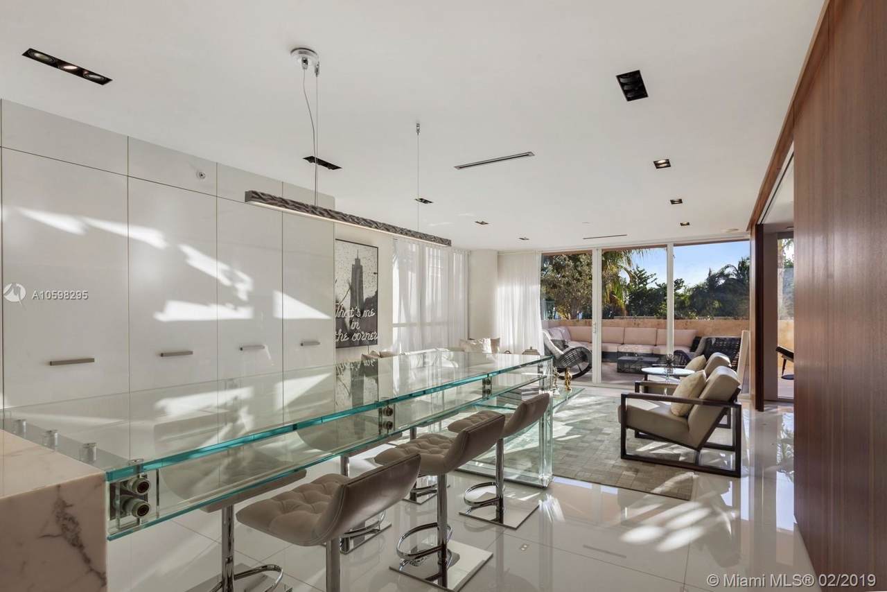 226 Ocean Dr - Photo 1
