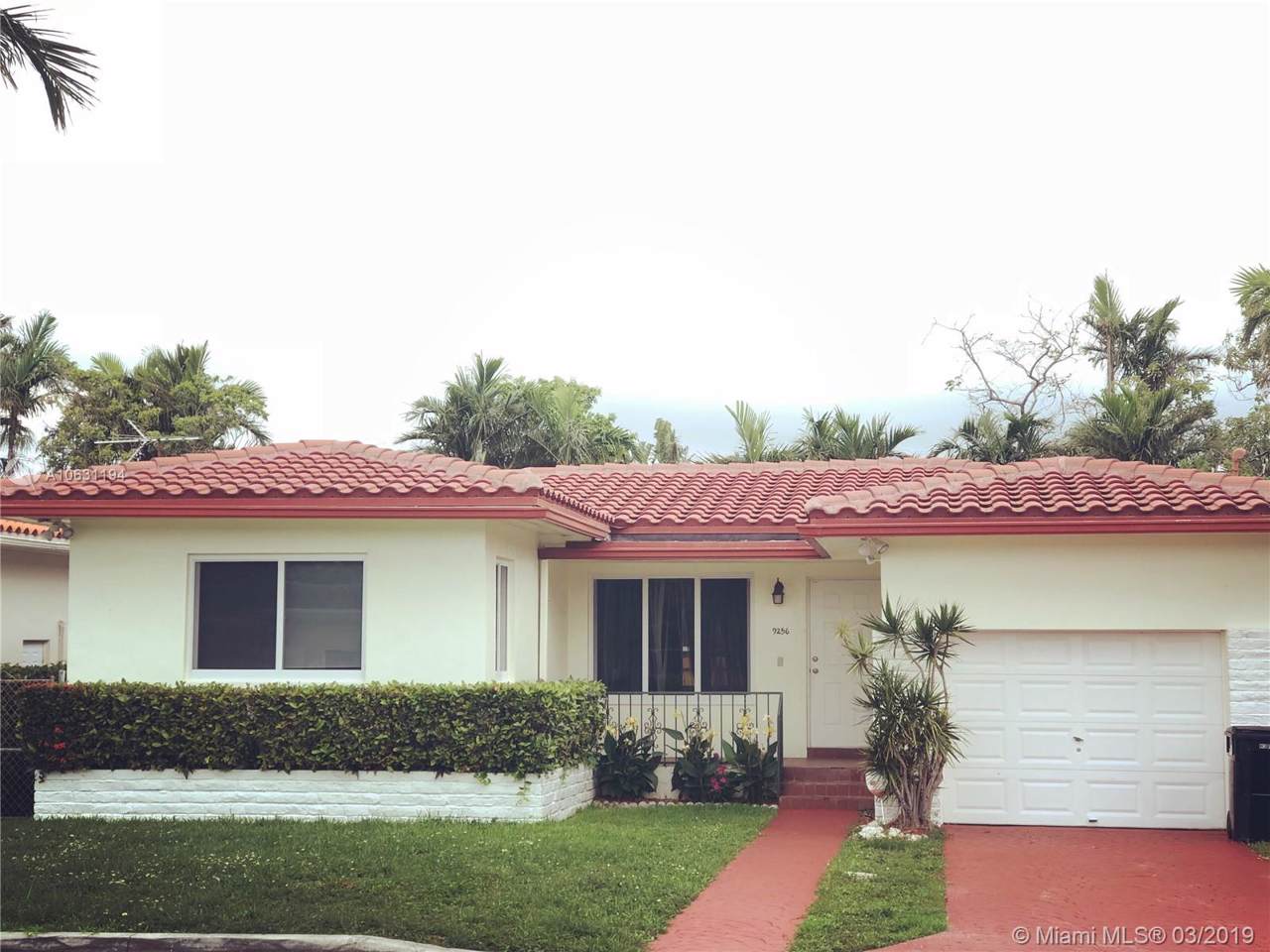9256 Dickens Ave - Photo 1