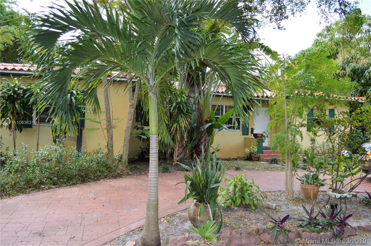102 109th Street - Photo 1