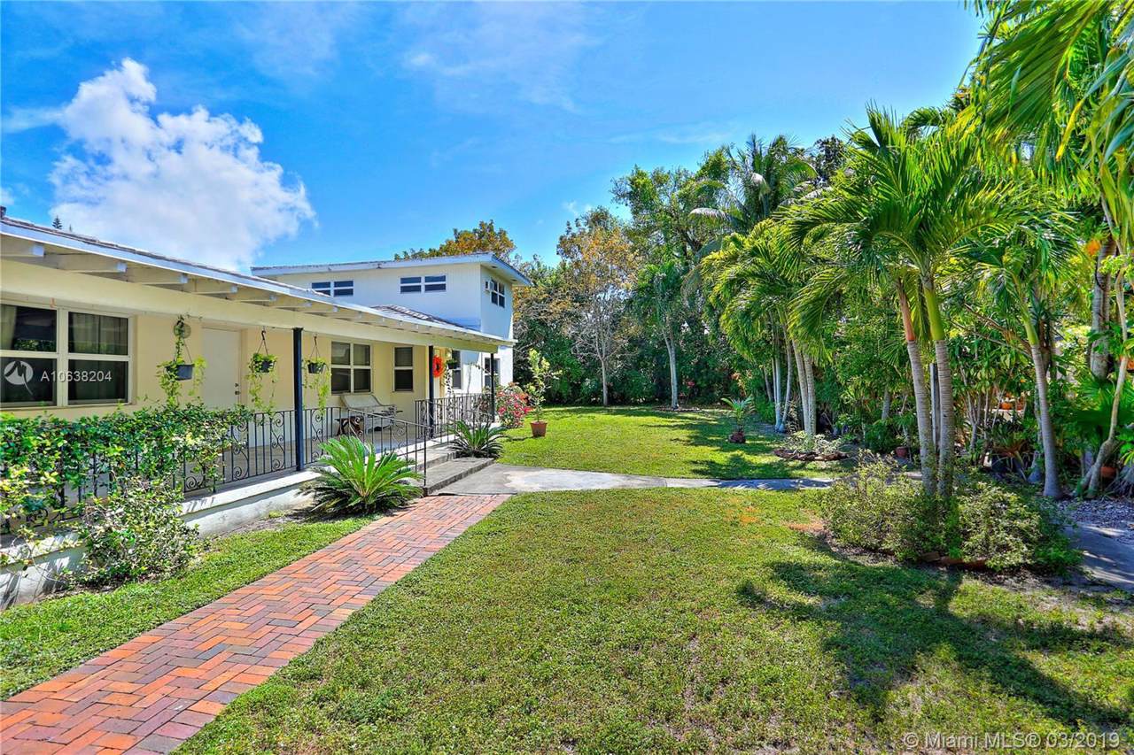 1016 113th St - Photo 1