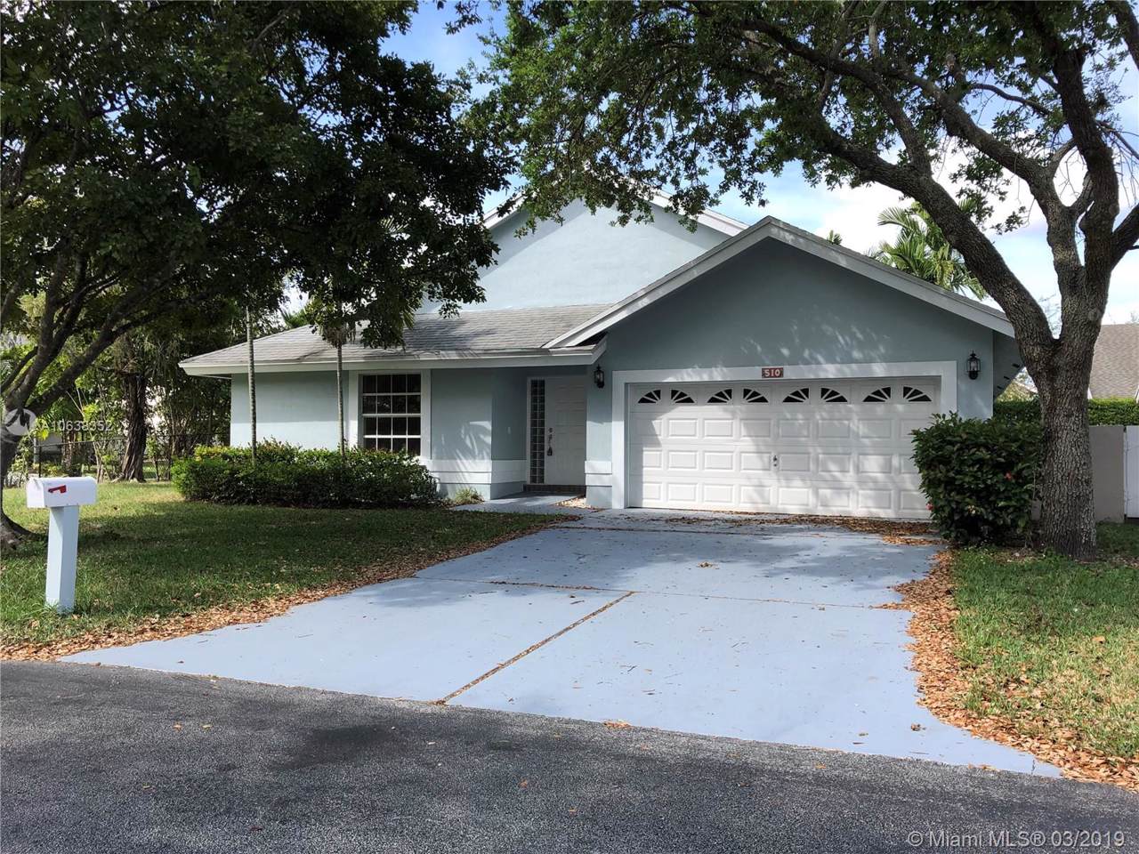 510 206th Ave - Photo 1