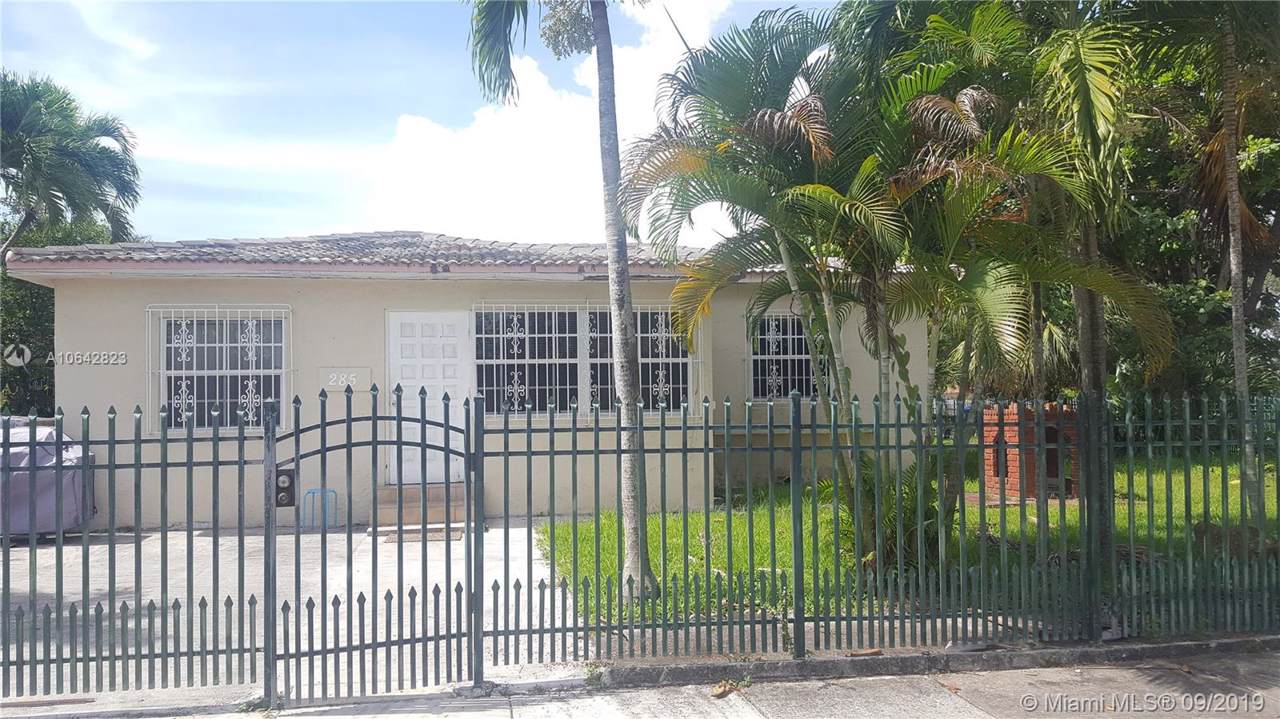 285 64th Ct - Photo 1