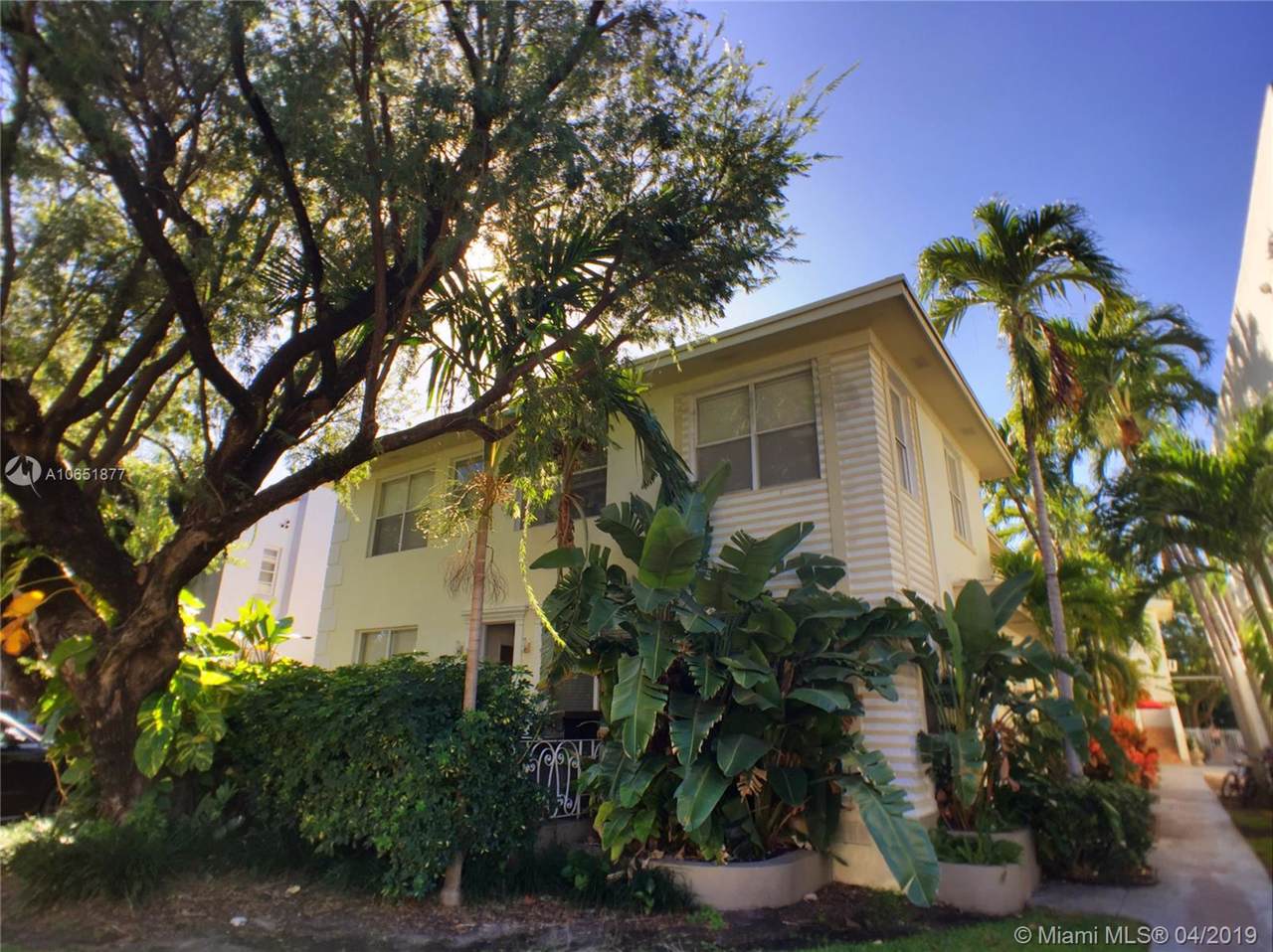 1030 Jefferson Ave - Photo 1