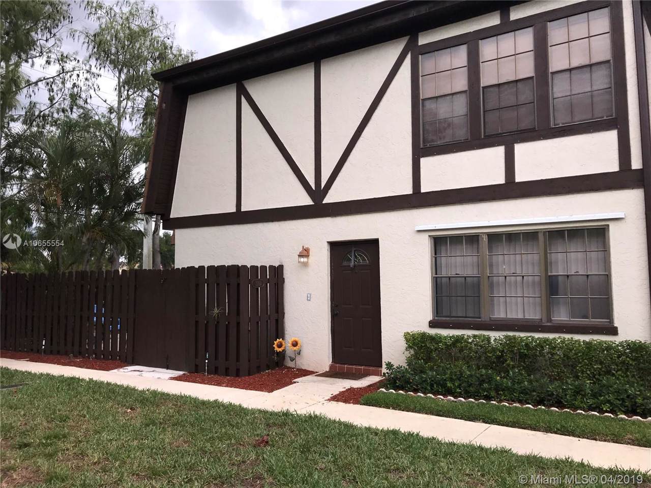 150 Weybridge - Photo 1 150 Weybridge - Photo 1