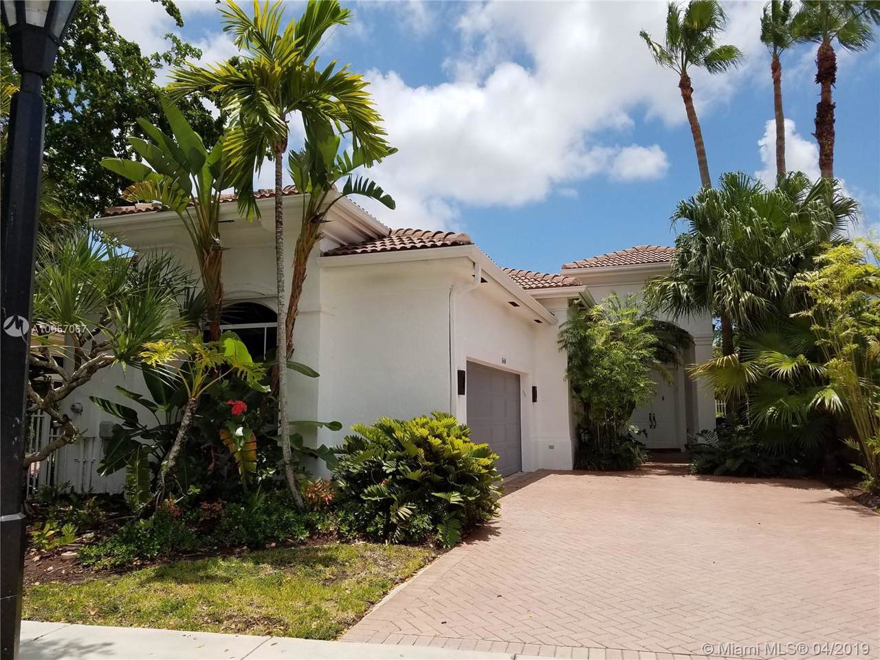 1668 Diplomat Dr - Photo 1