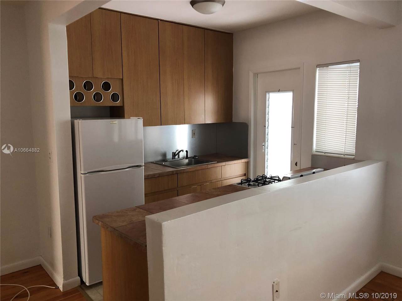835 Meridian Ave - Photo 1