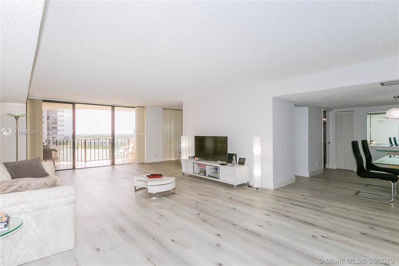 18181 31st Ct - Photo 1