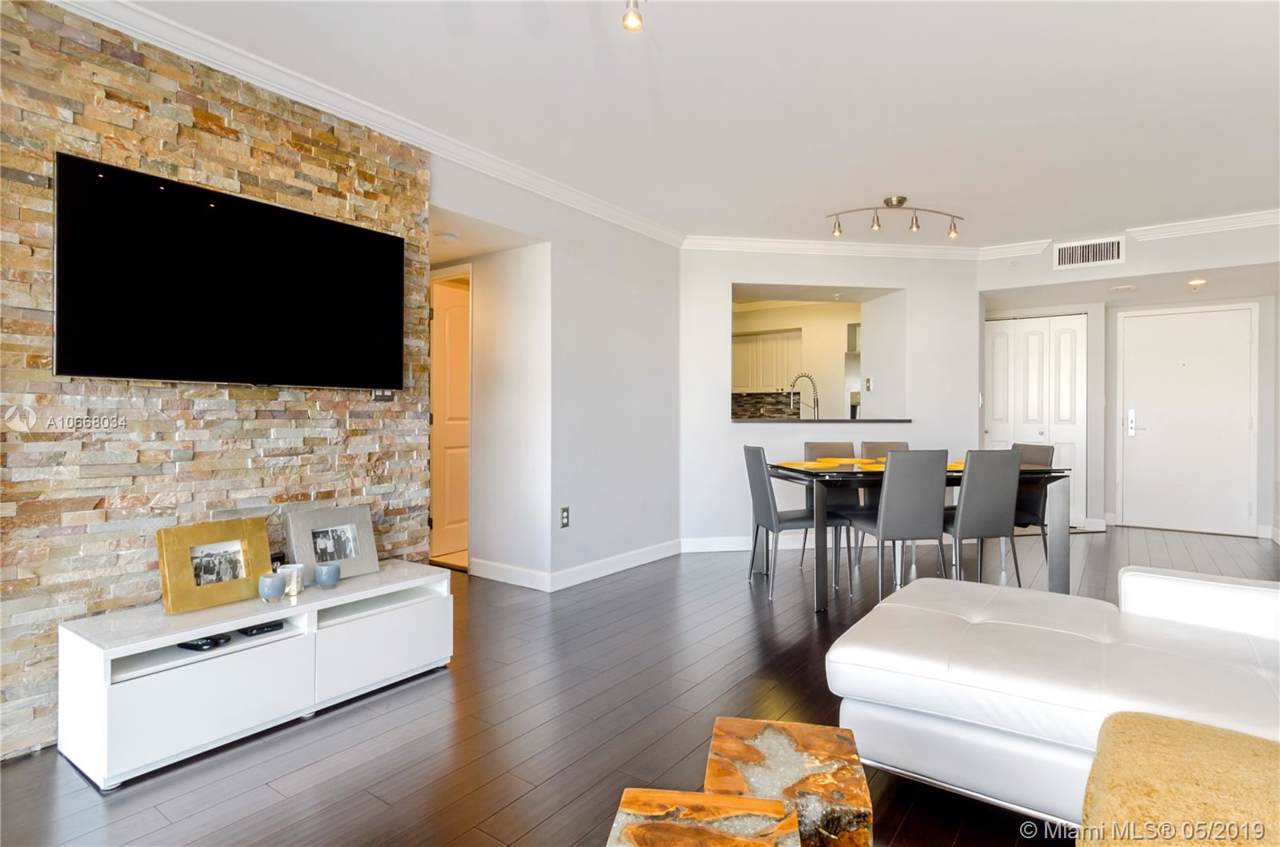 1900 Sunset Harbour Dr - Photo 1