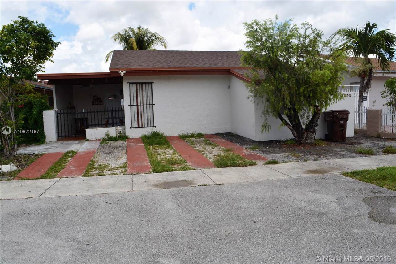 3955 10th Ct - Photo 1