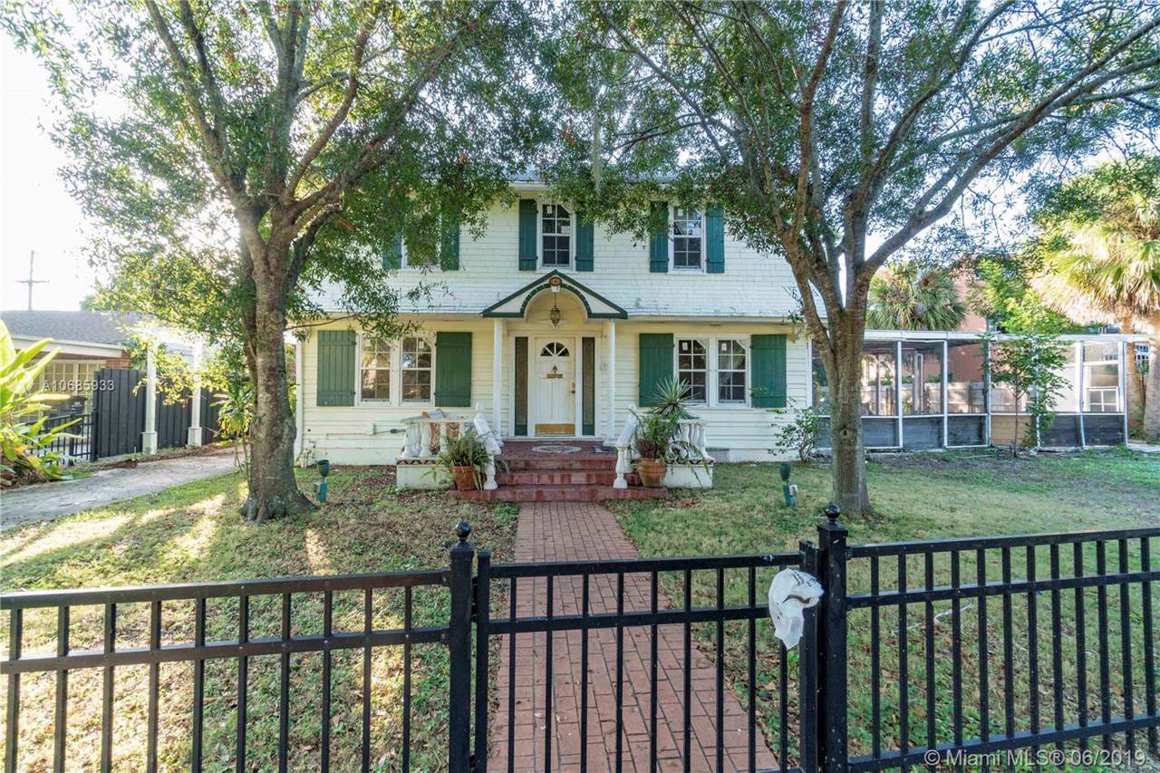370 Marlborough Rd - Photo 1