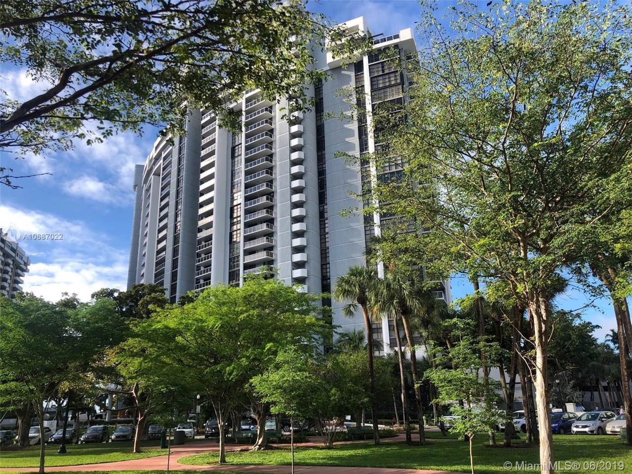 9 Island Ave - Photo 1