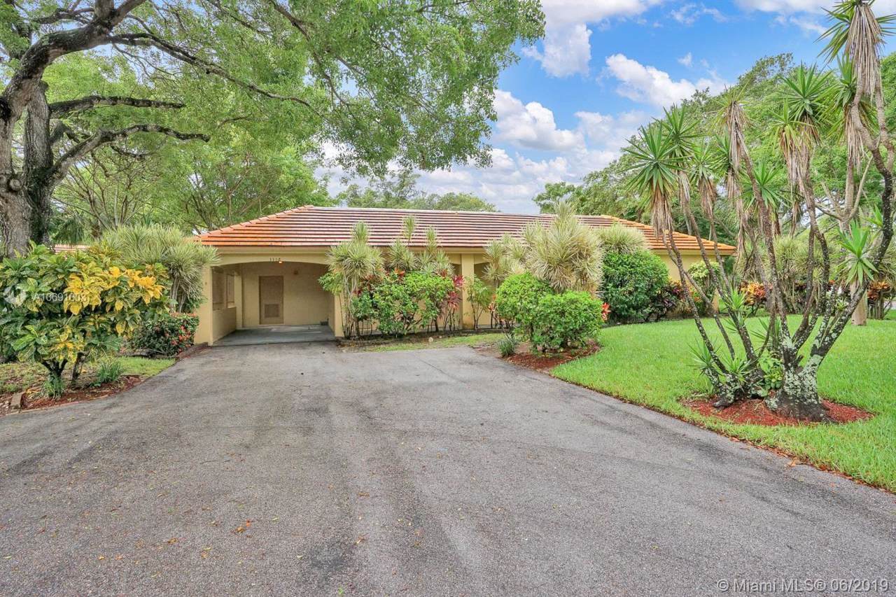 1118 Cypress Dr - Photo 1