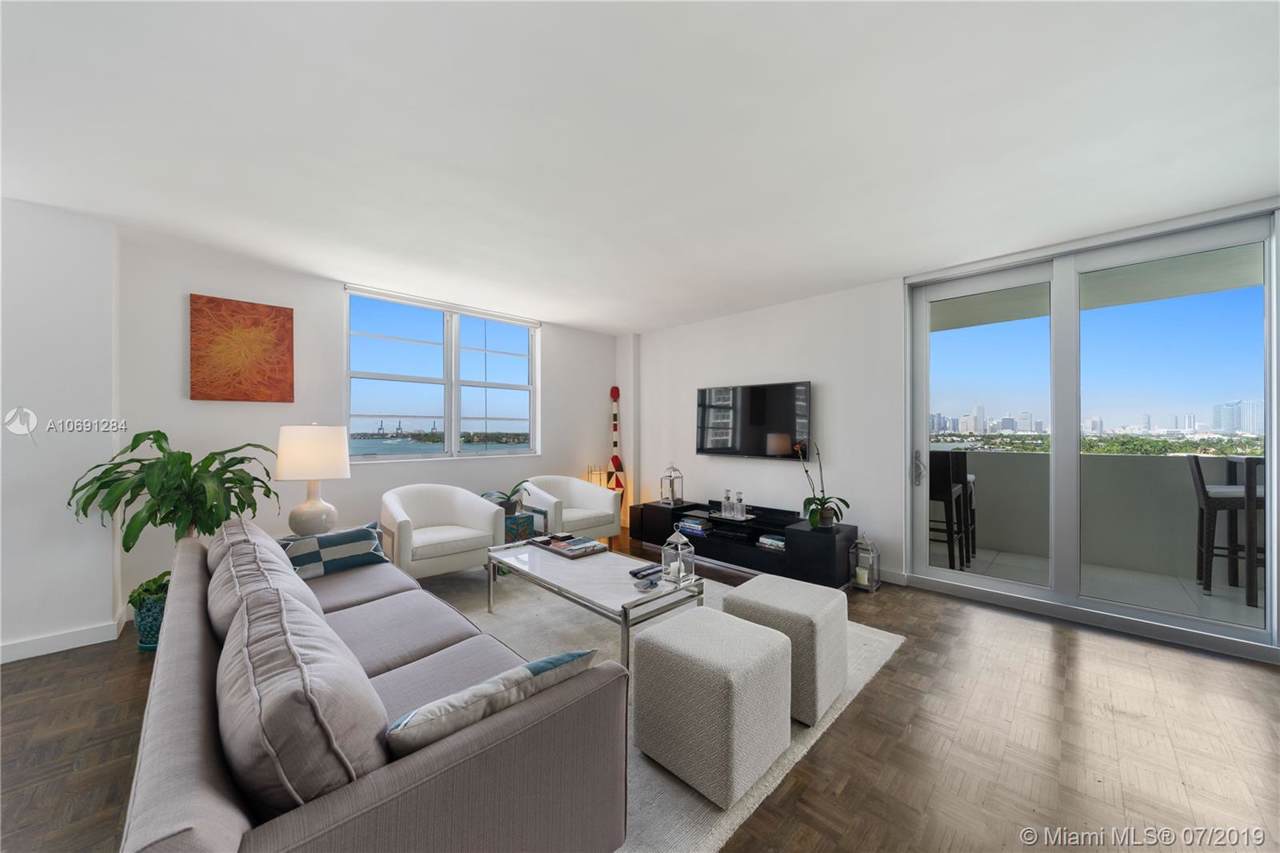 5 Island Ave - Photo 1
