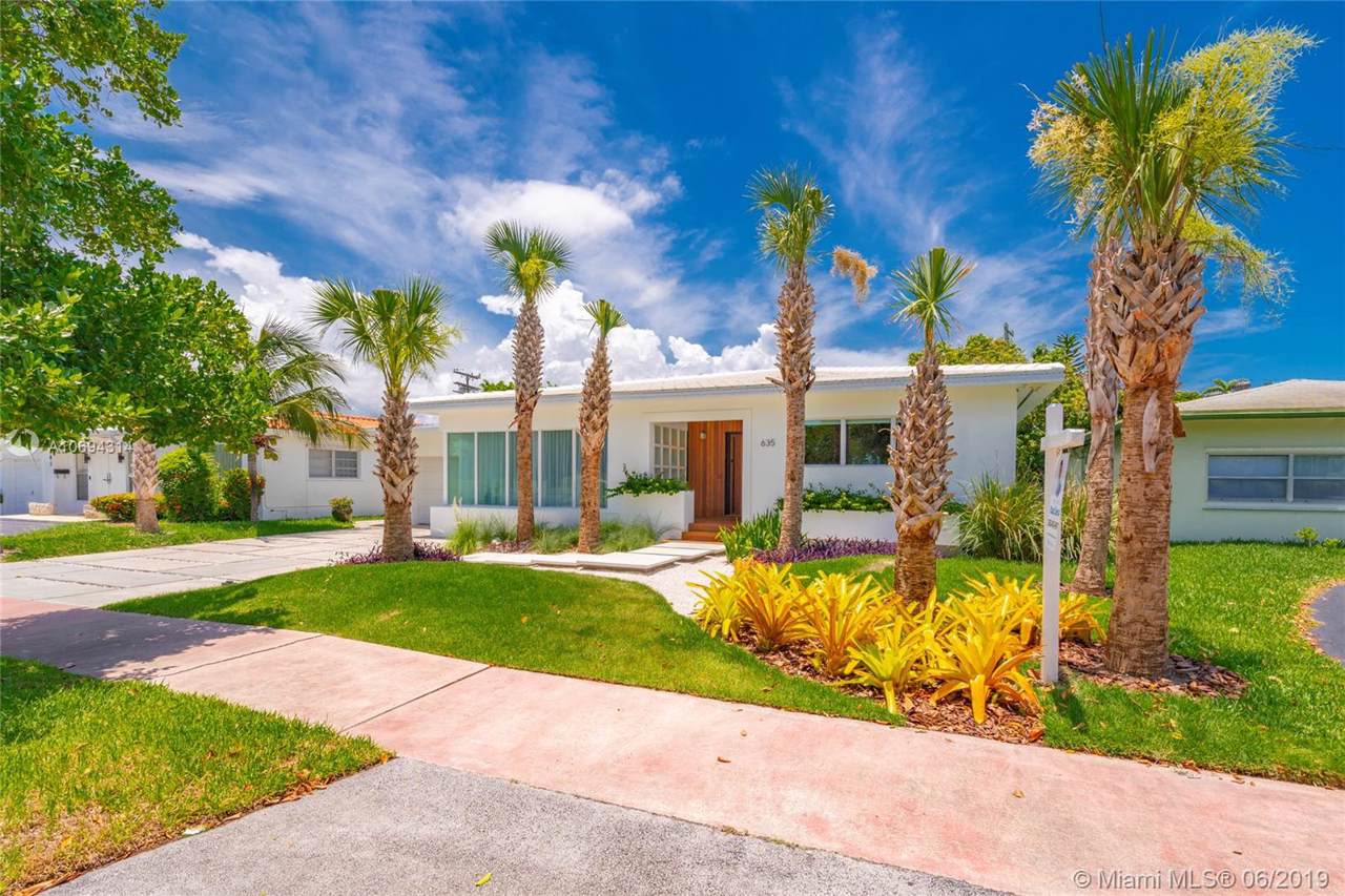635 Fairway Dr - Photo 1