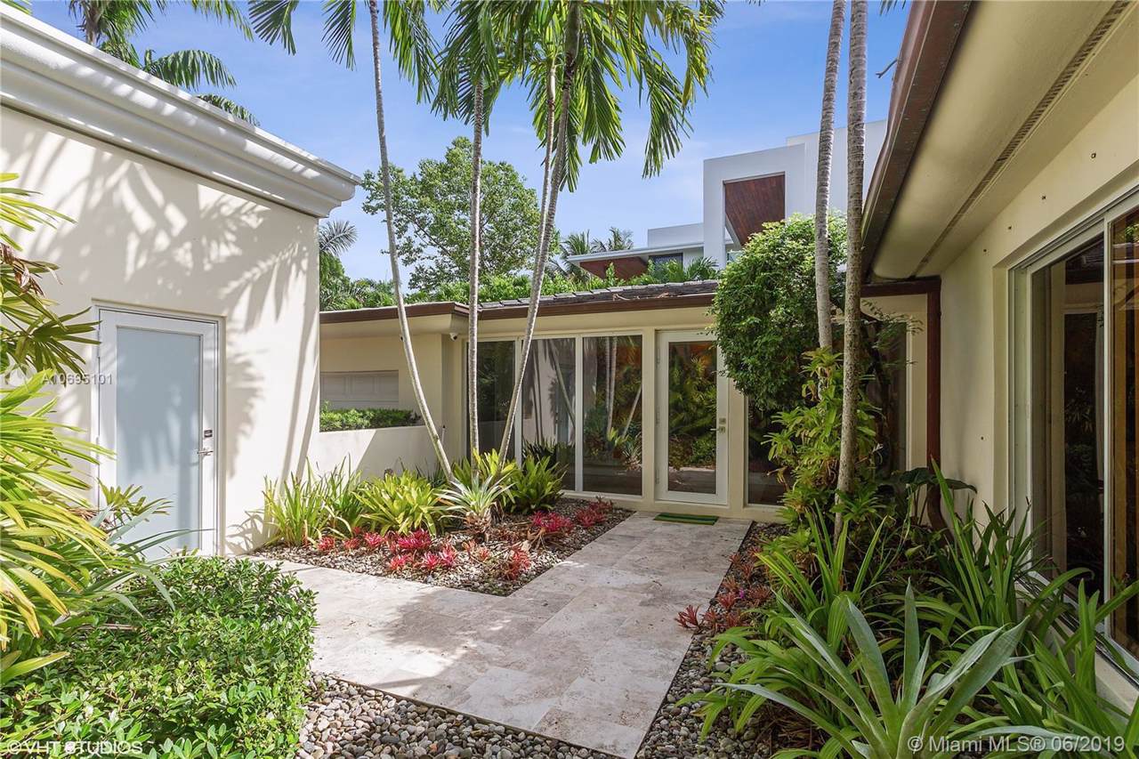 5055 Bay Rd - Photo 1