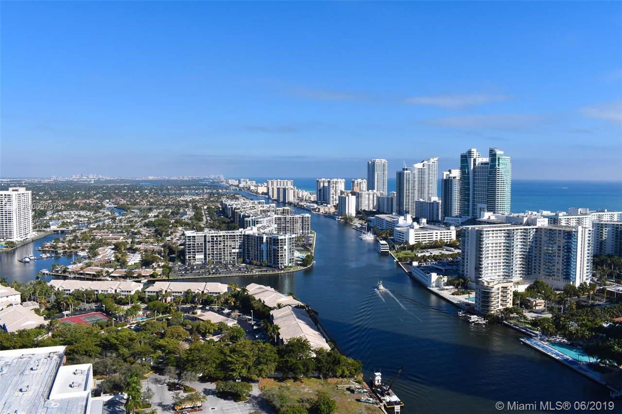 2600 Hallandale Beach Blvd - Photo 1