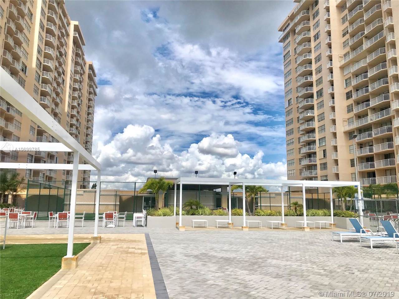 18061 Biscayne Blvd - Photo 1