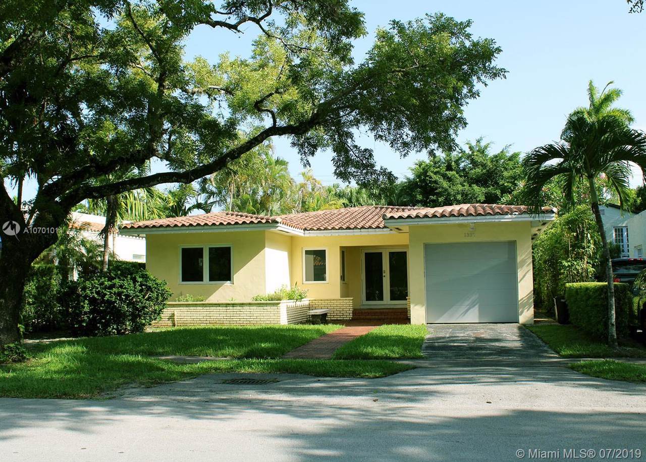1330 Obispo Ave - Photo 1