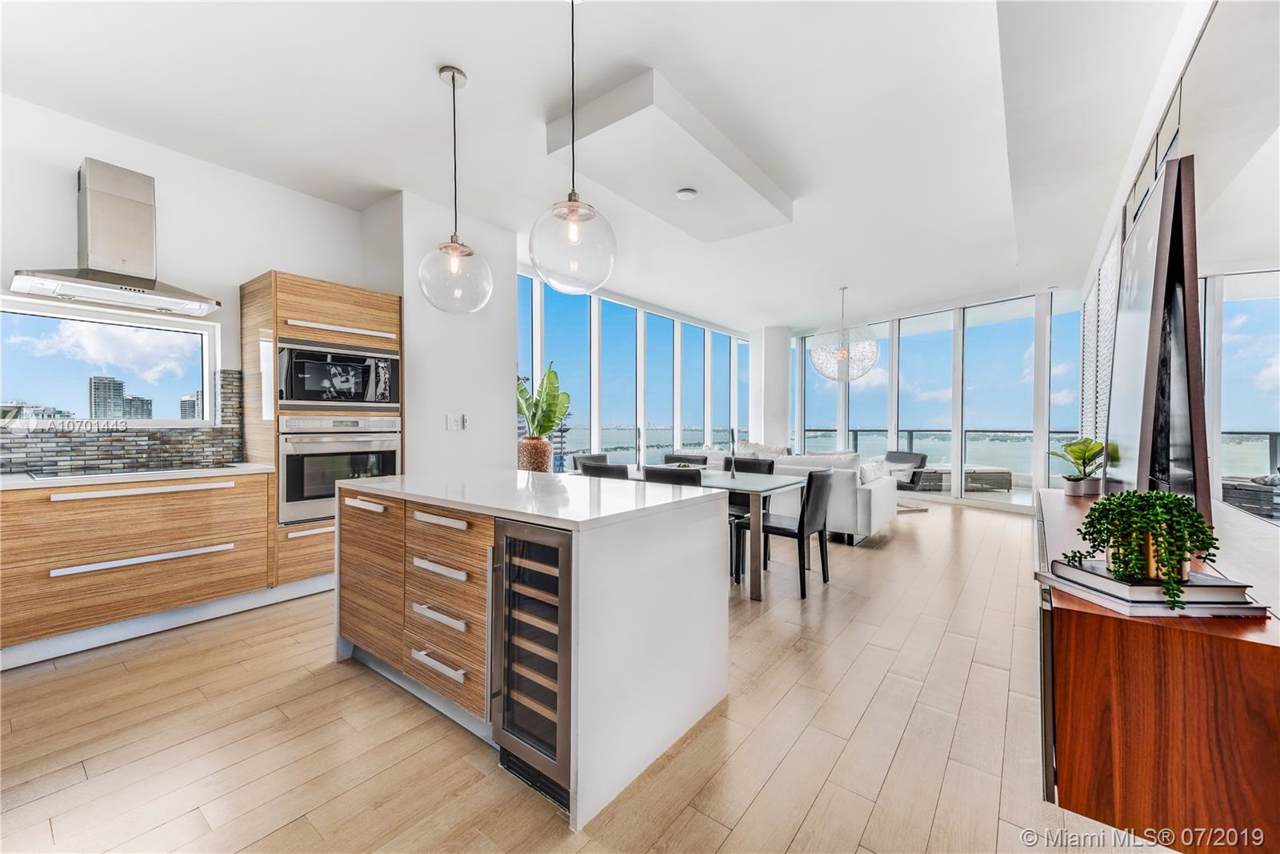 2020 Bayshore Dr - Photo 1