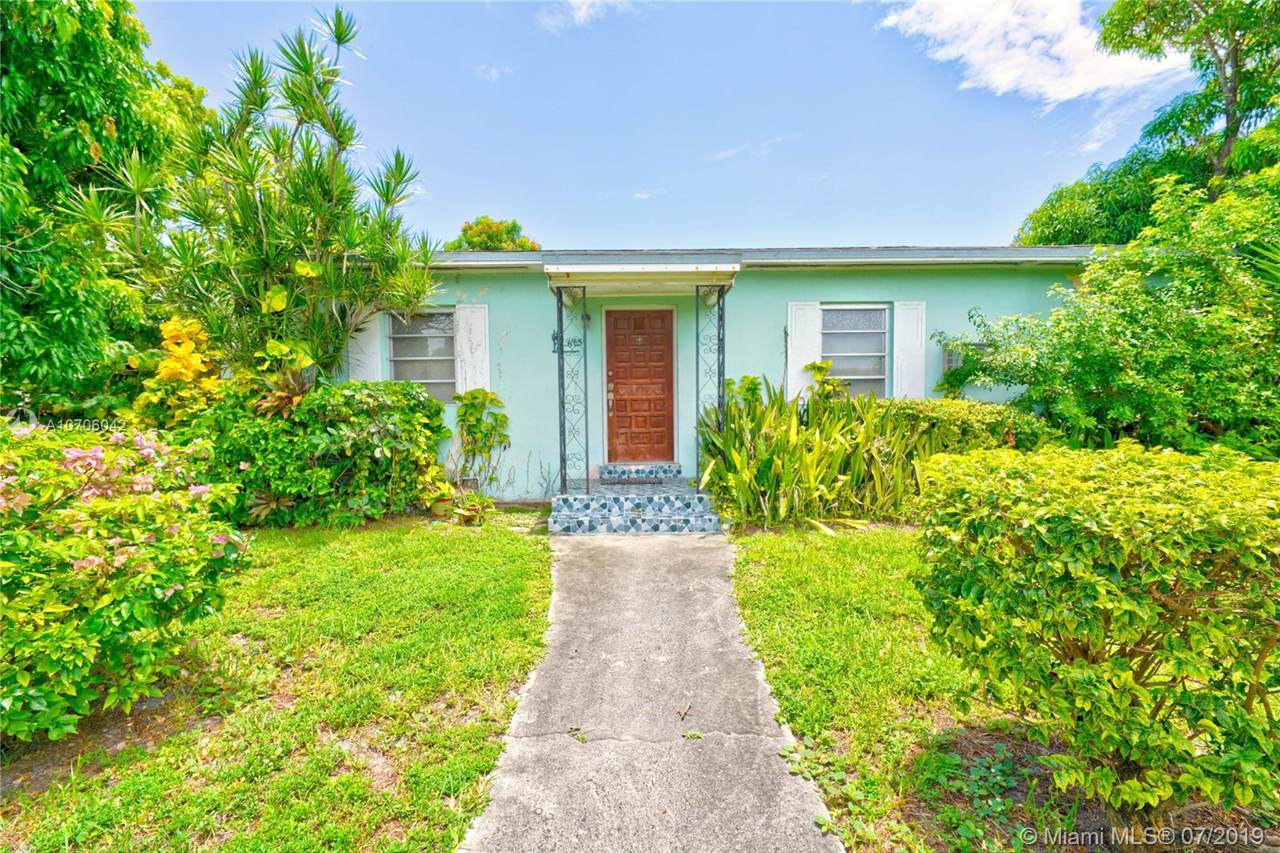 685 8th Ct - Photo 1