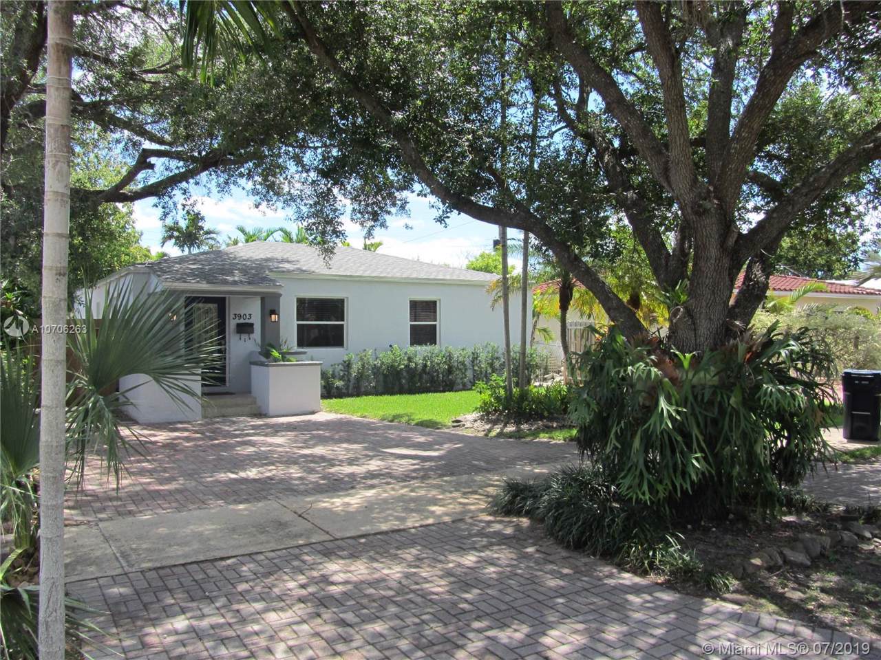 3903 59th Ave - Photo 1