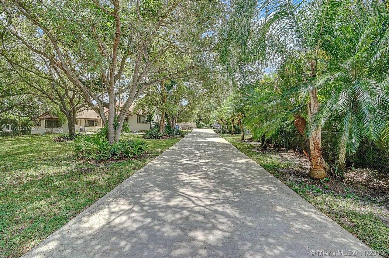 18180 Sw 66 Street - Photo 1
