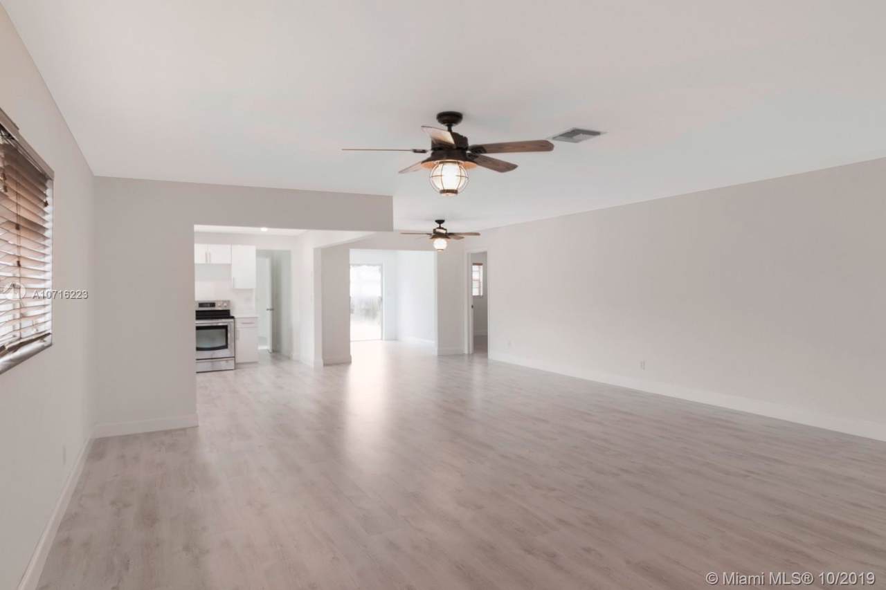 214 6th St - Photo 1