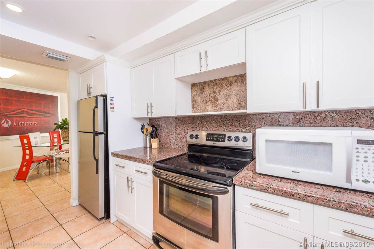 1881 Washington Ave - Photo 1