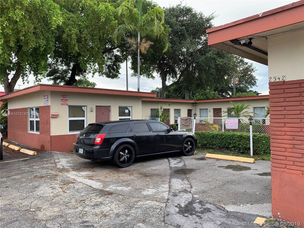 2342 Federal Hwy - Photo 1