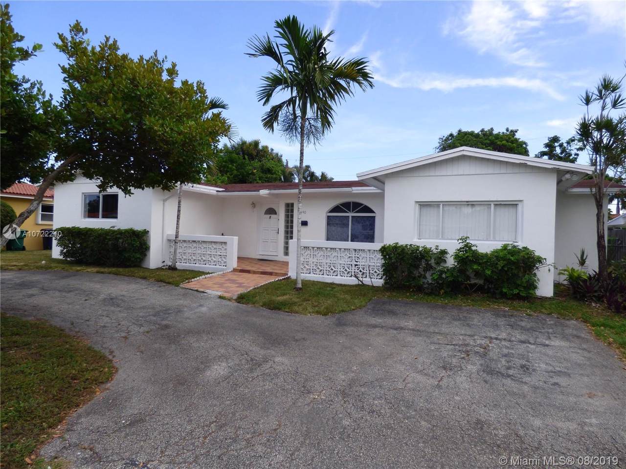 2040 202nd St - Photo 1