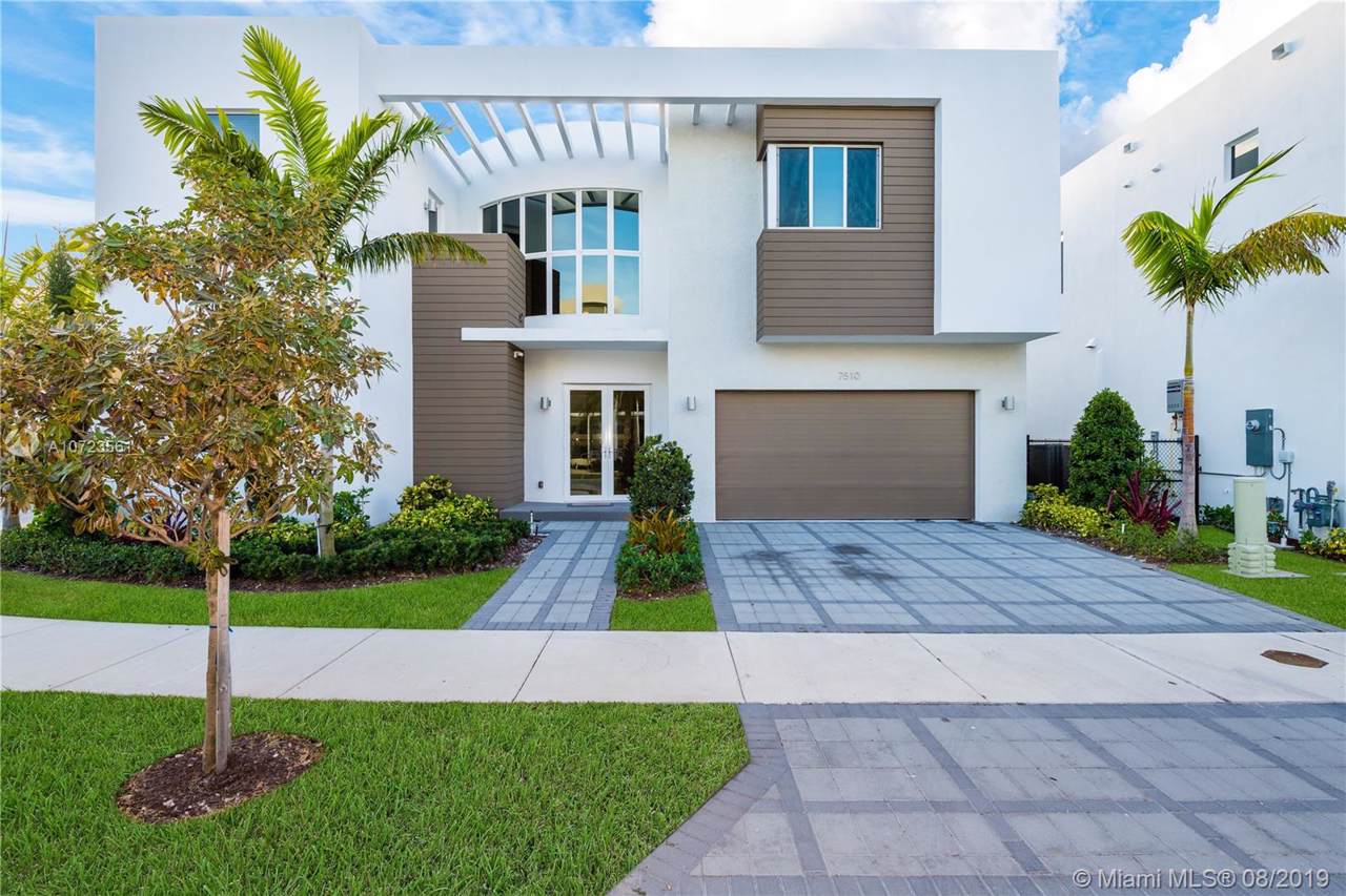 7510 101st Ave - Photo 1