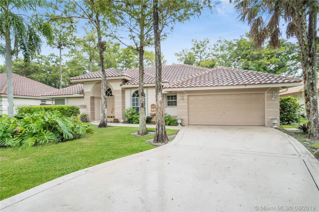 4872 66th Ave - Photo 1