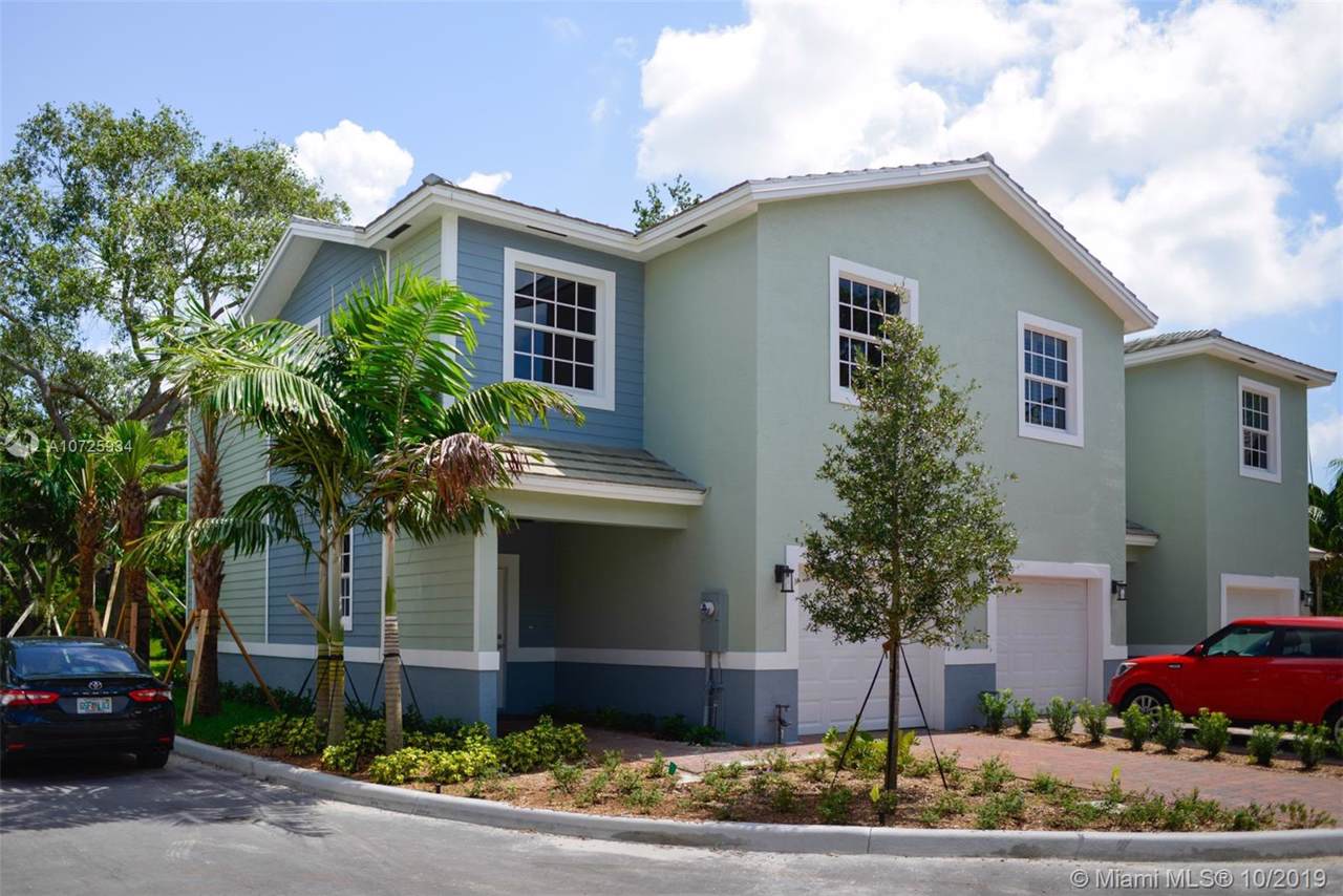 1030 Crystal Way - Photo 1