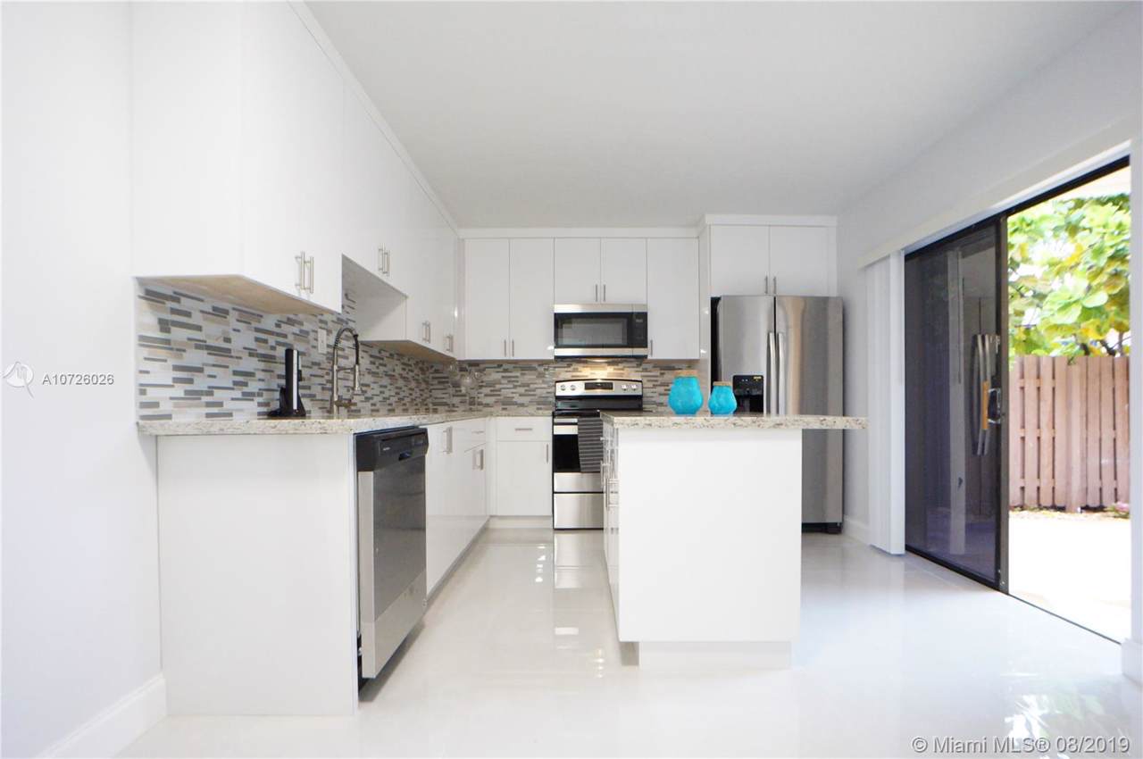 1635 Coral Ter - Photo 1