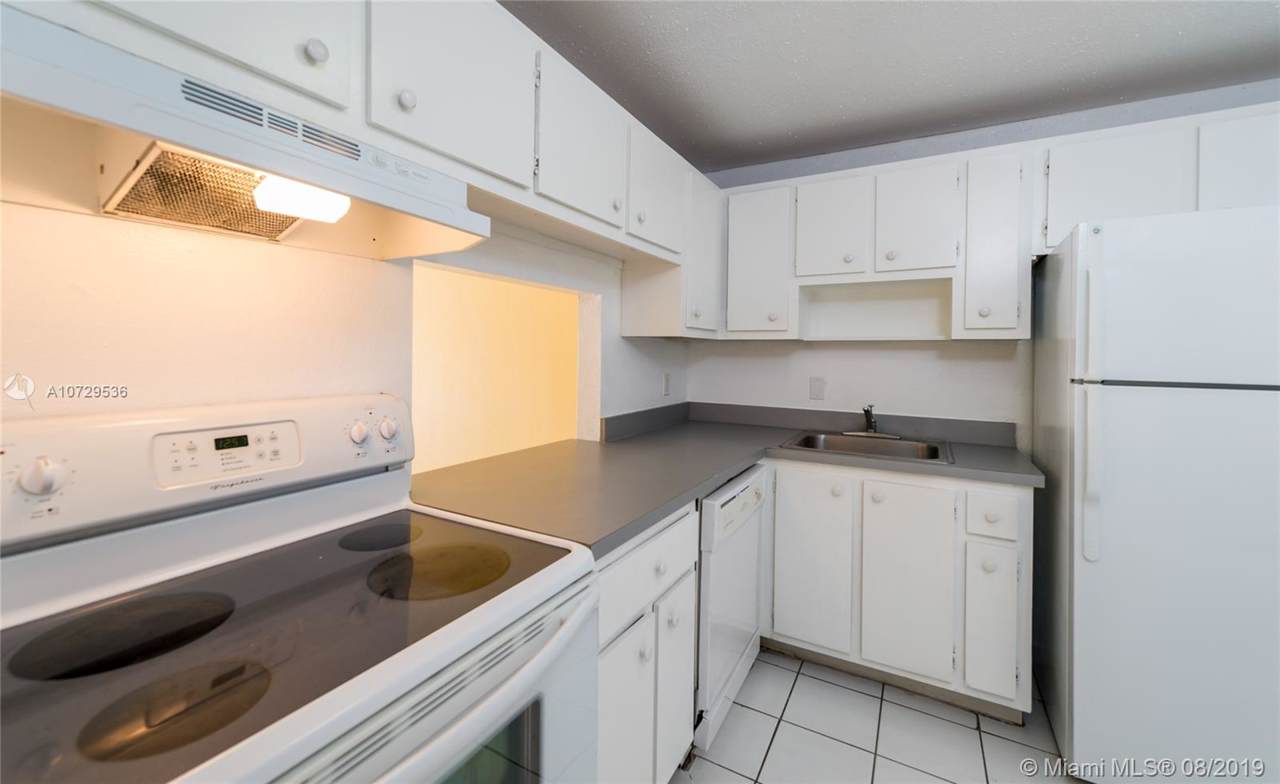 9974 Kendall Dr - Photo 1