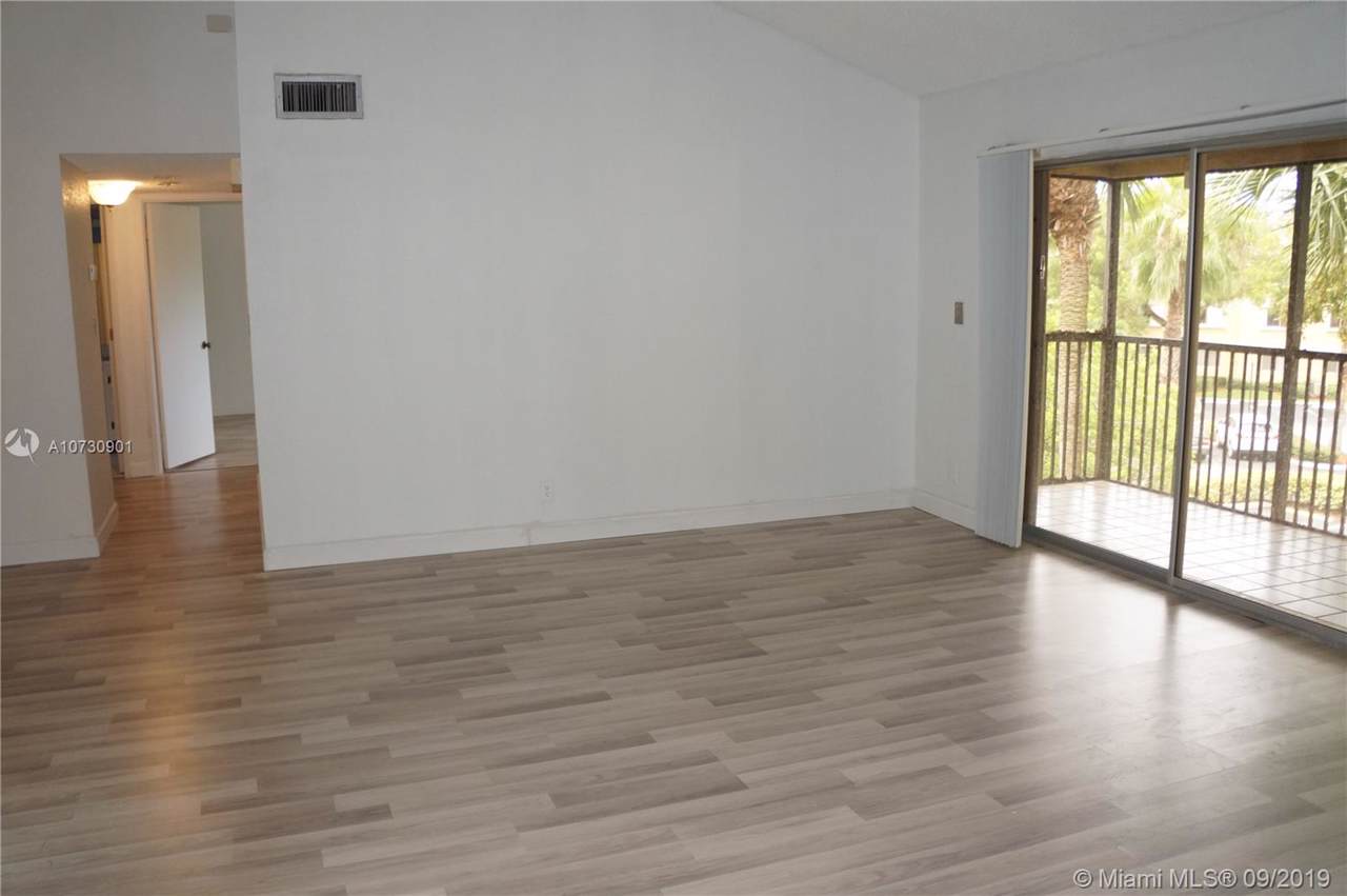 3083 Oakland Forest Dr - Photo 1