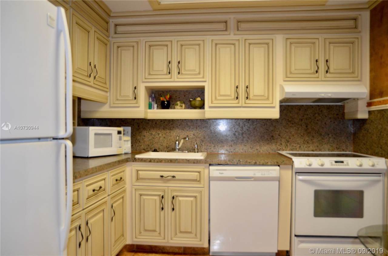 4800 Hillcrest Ln - Photo 1
