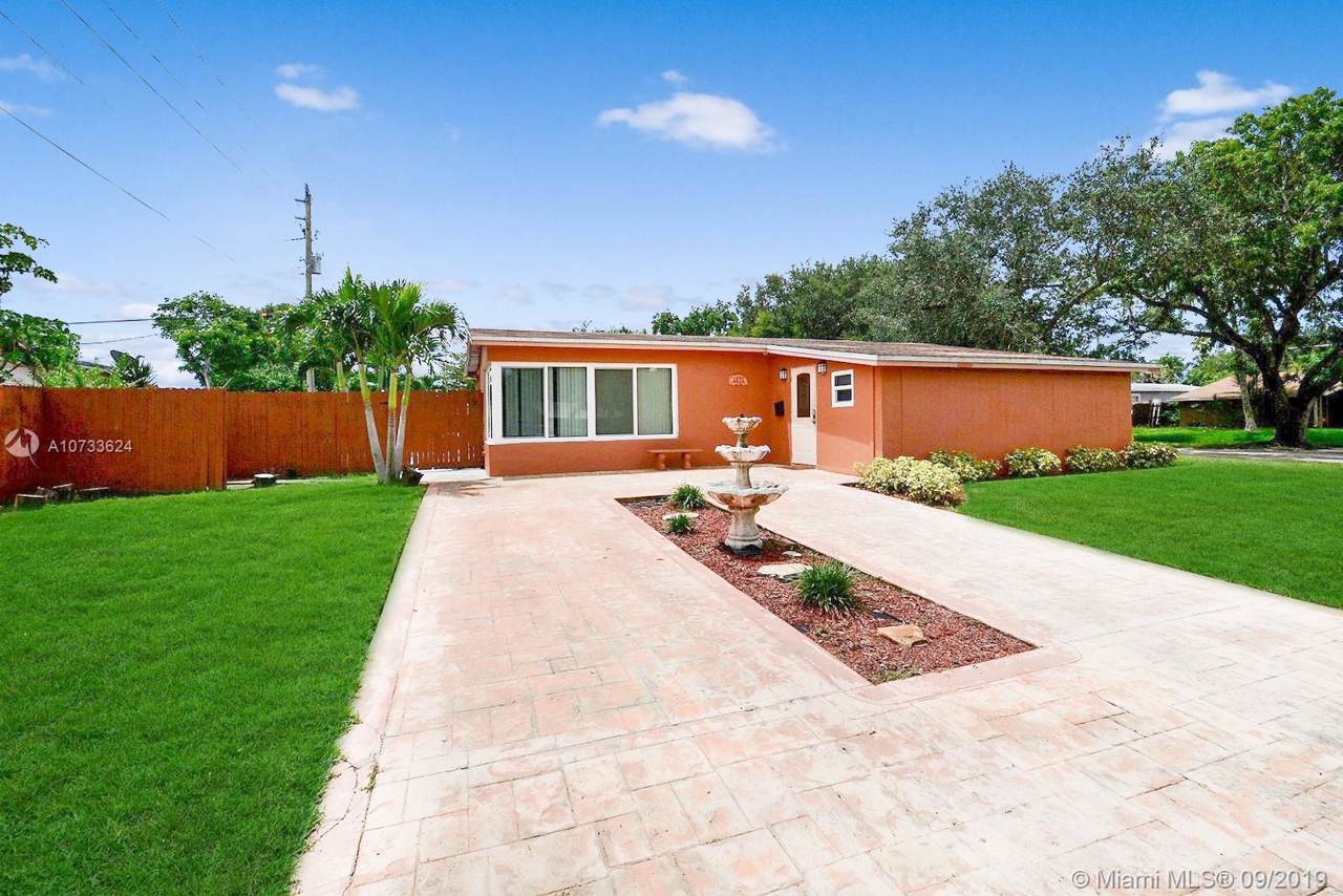 6470 Perry St - Photo 1