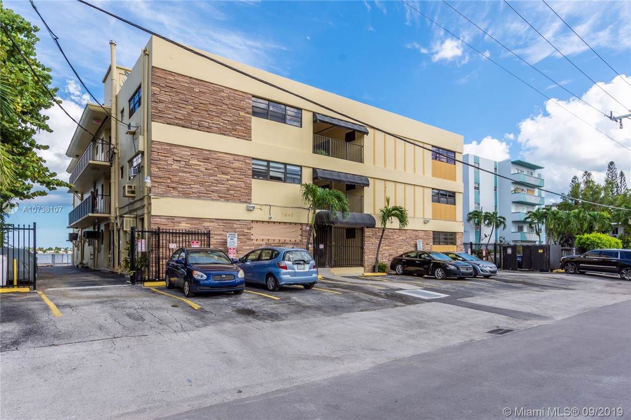 7845 Bayshore Ct - Photo 1