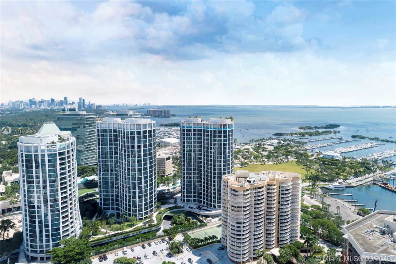 2821 Bayshore Dr - Photo 1