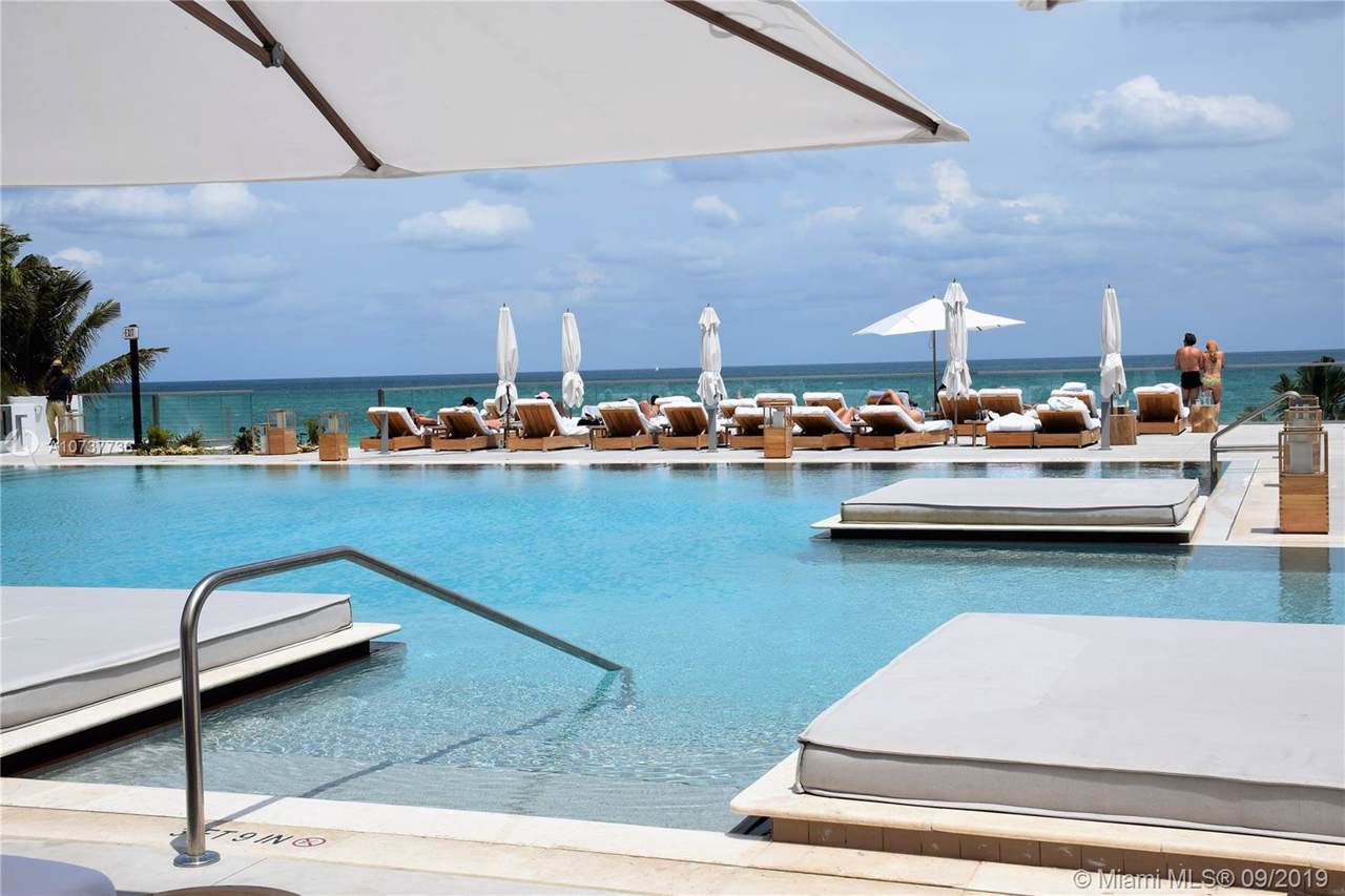 2301 Collins Ave - Photo 1