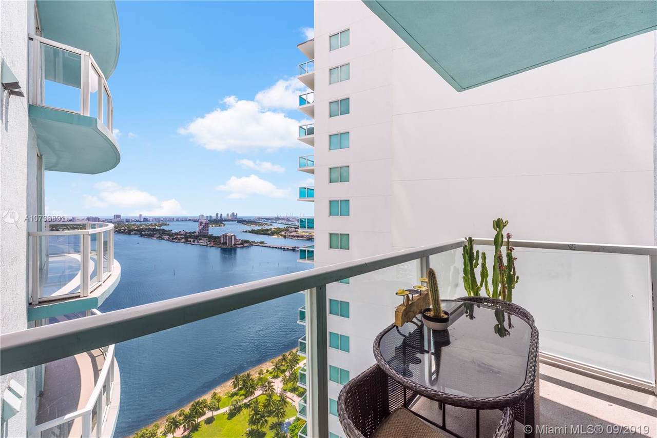 1900 Bayshore Dr - Photo 1