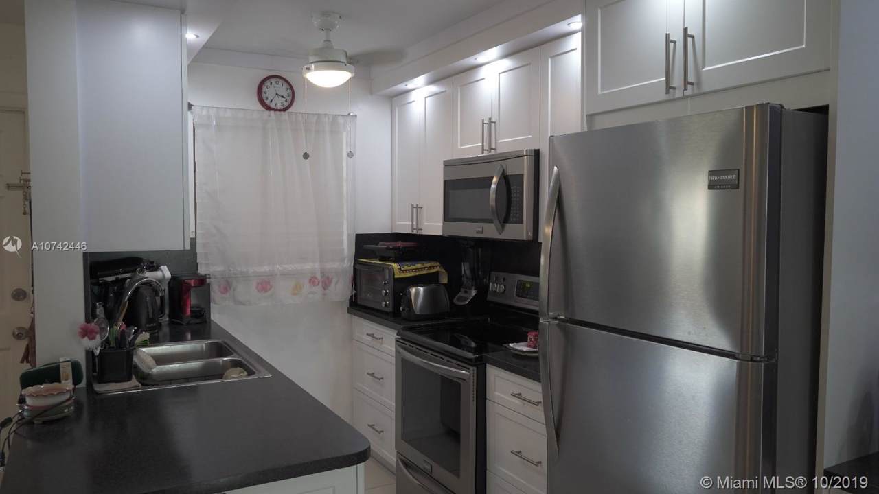 2145 Pierce St - Photo 1