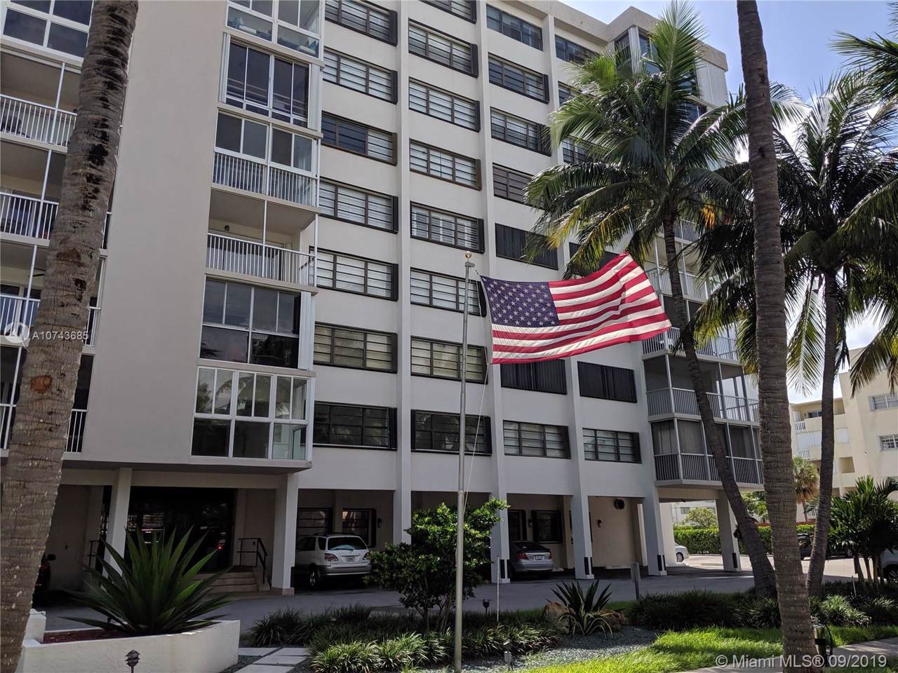 550 Ocean Dr - Photo 1