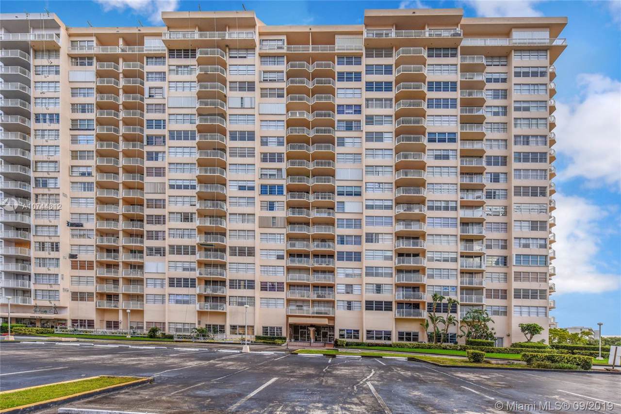 18011 Biscayne Blvd - Photo 1