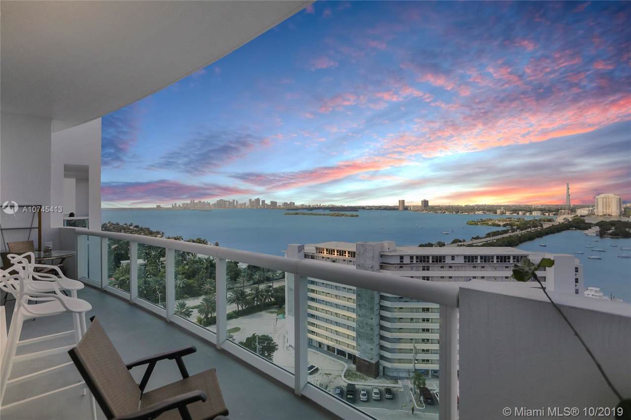 7900 Harbor Island Dr - Photo 1