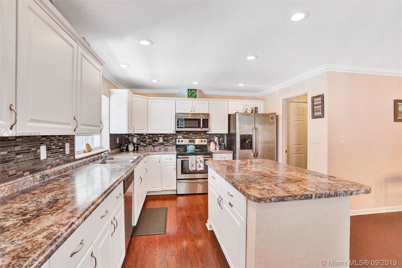 7150 22nd St - Photo 1