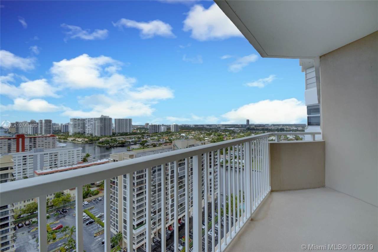 1985 Ocean Dr - Photo 1