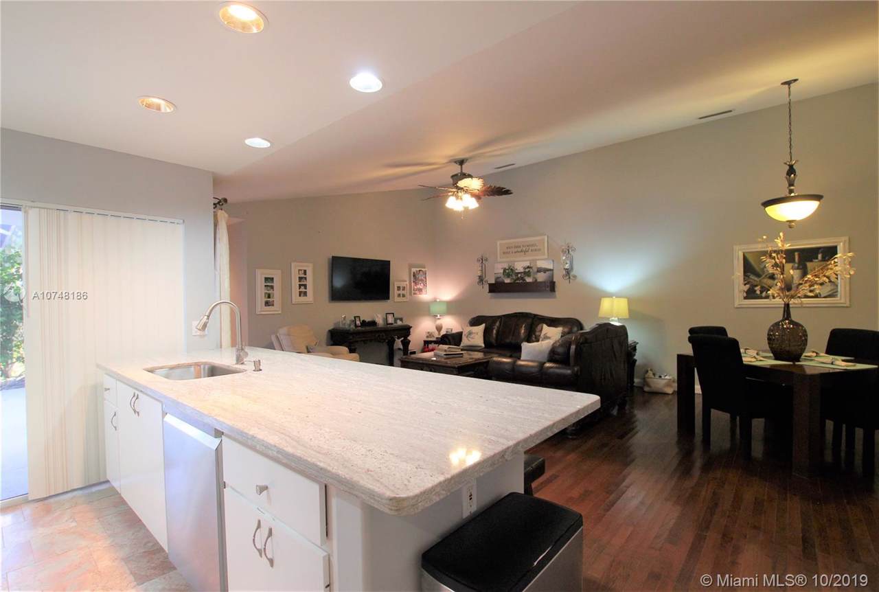 3003 Pin Oak Ct - Photo 1